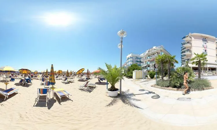 Piccolo Moderno Appartamento Sulla Spiaggia In Centro Lido di Jesolo Apartmán